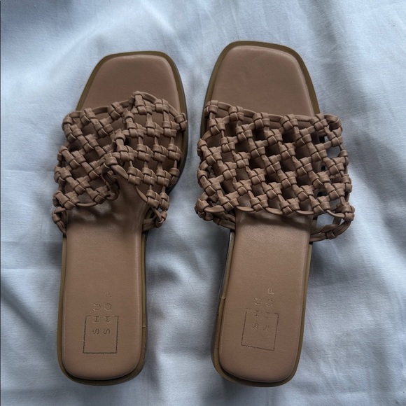 Shu Shop Stylish Tan Woven Sandals - Picture 1 of 4